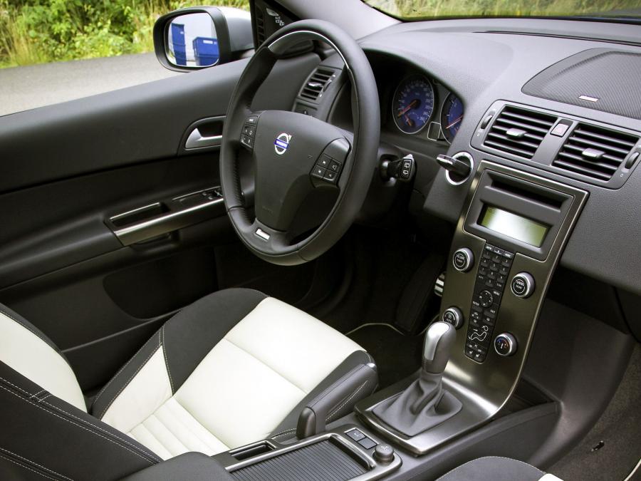  Volvo C30 R-Design 2008 года  (фото 14 из 26)